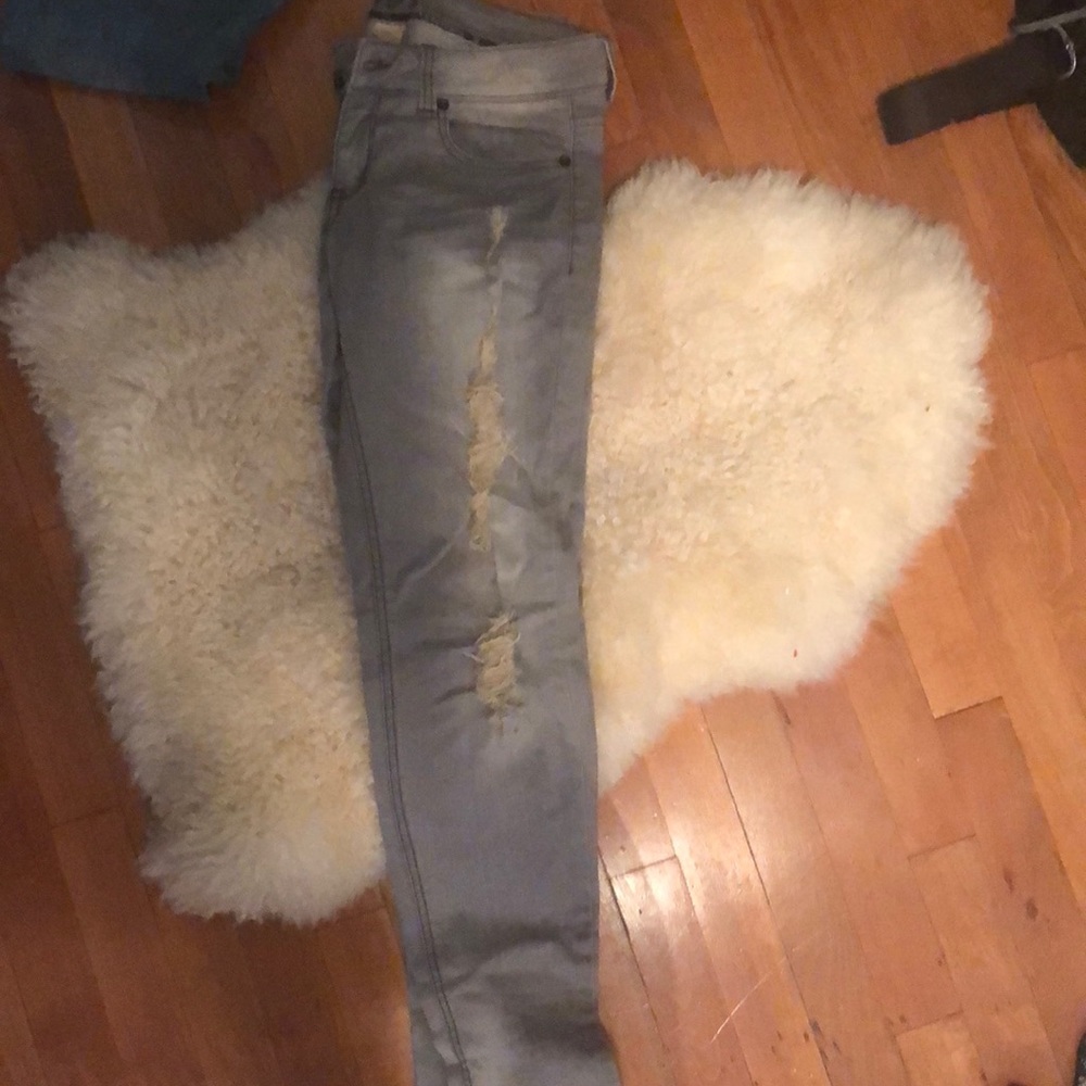 Ripped ankle jeans